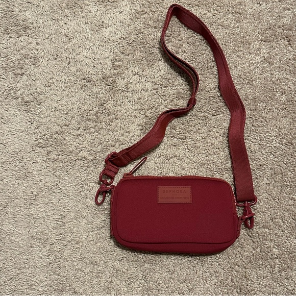 NEW LIMITED EDITION Sephora Mara Sling Bag - Picture 2 of 7
